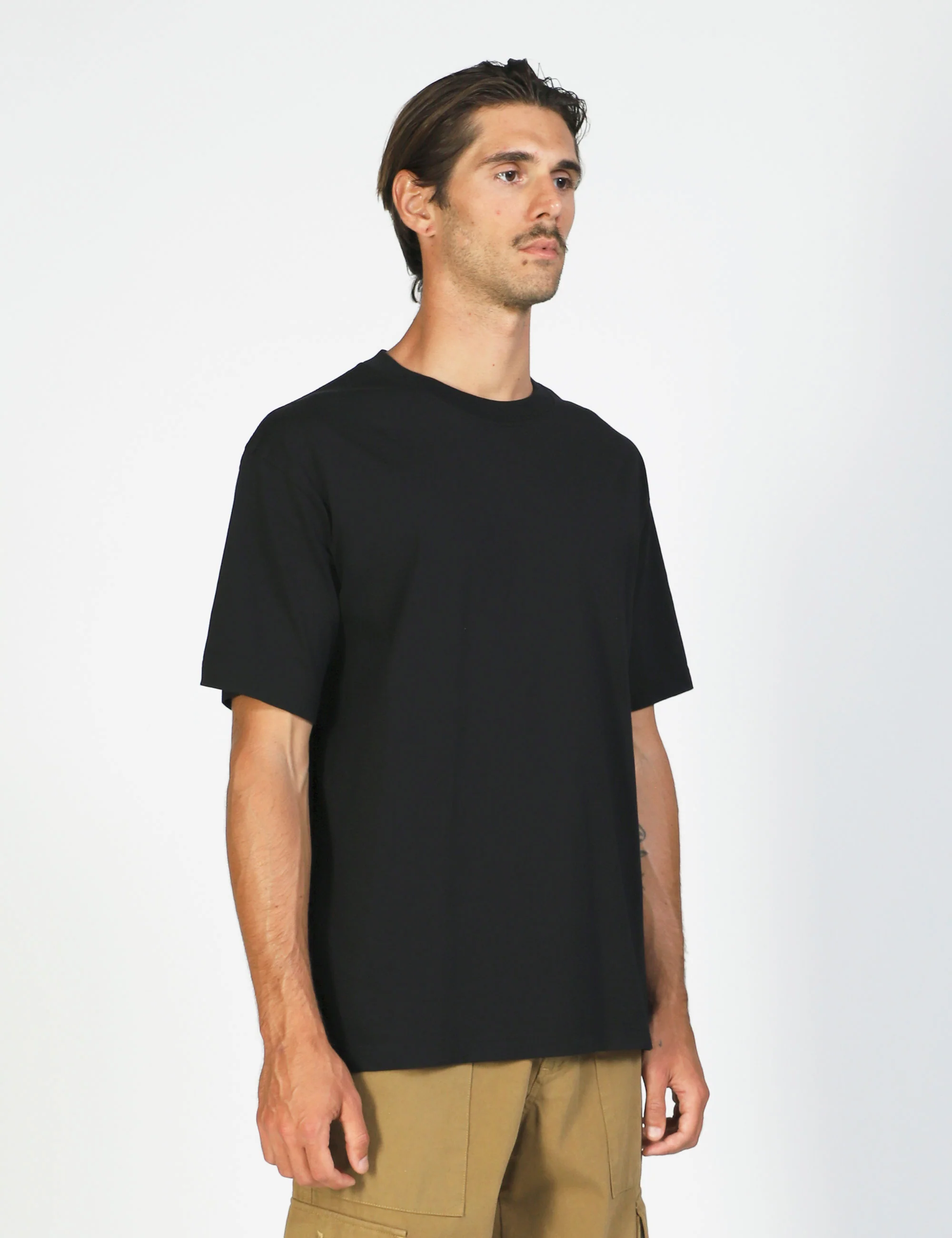 Vanders Loose Tee - Black - Image 4