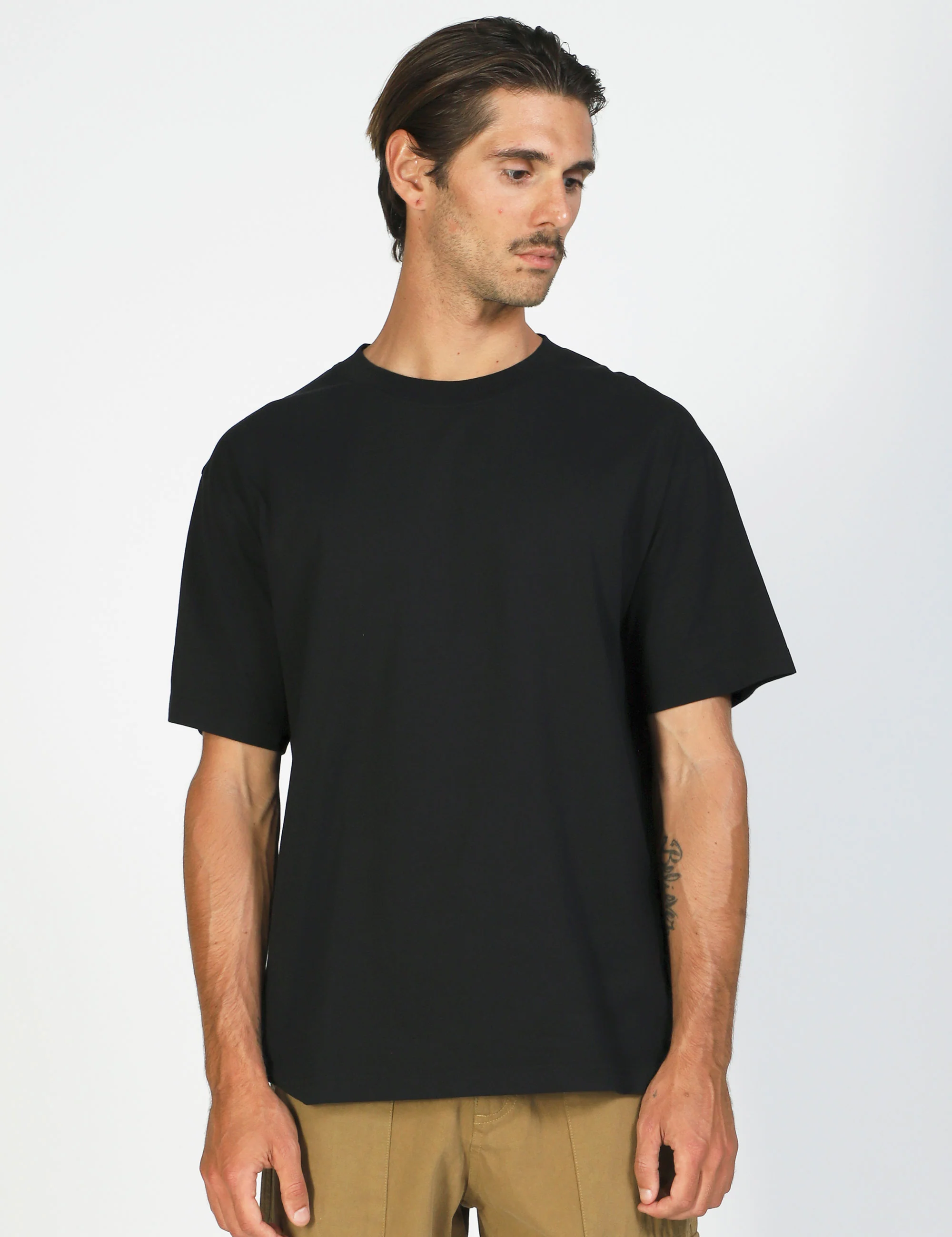 Vanders Loose Tee - Black - Image 6